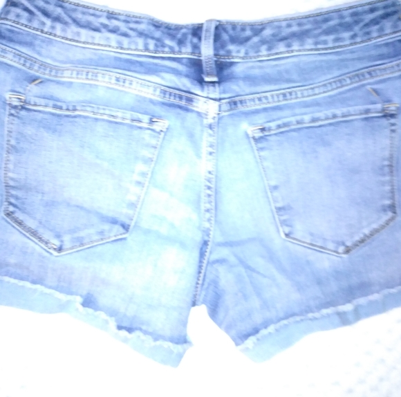 Junior's/woman's jean shorts - Picture 2 of 2
